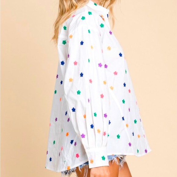 Embroidered Flower Blouse - Picture 3 of 6